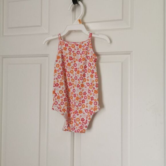 5/$10 Carter's tanktop Onesie size 6 m - Picture 4 of 4